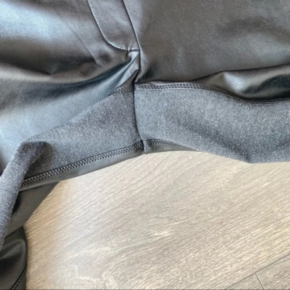 Aritzia Wilfred Rebelle Legging Pant Panelled Faux Leather Skinny Leg Black XS - Picture 14 of 16